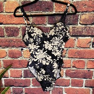 Newport News Swim Black & White One Piece Swim suit Size 12